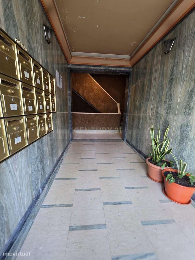 Apartamento T3 Novo em Benfica | varanda aberta | suite | 2 elevadores-33