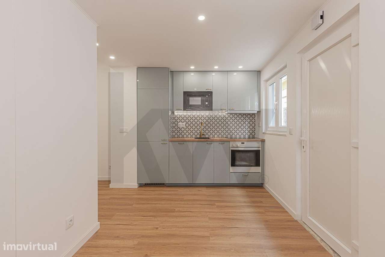 T1 Rua Maria Pia (Pátio) - Grande imagem: 4/18