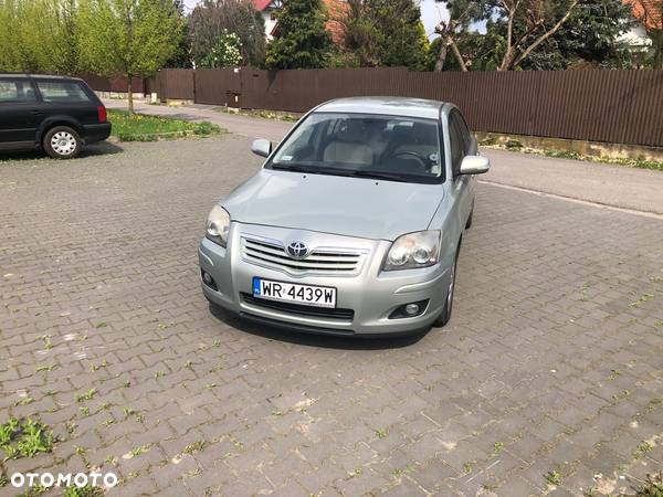 Toyota Avensis 2.0 D-4D Sol Premium - 4