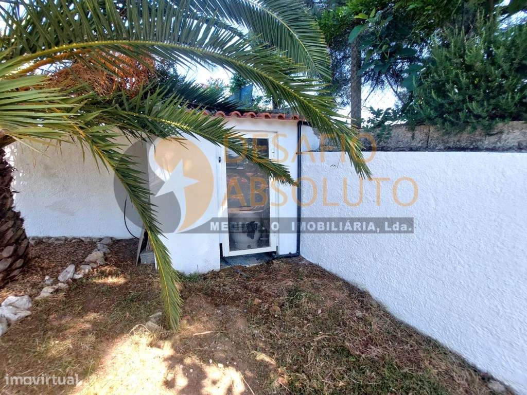 Moradia em Banda T4 c/ Piscina e Garagem. Quinta da Serralheira - S...-44