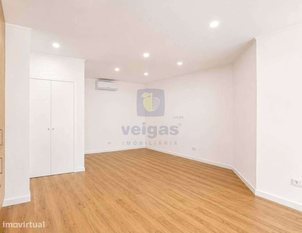 Apartamento T4 Remodelado – Conforto e Modernidade no Barreiro-7