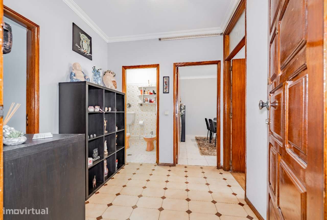 Apartamento T3 com garagem fechada e sótão – Rua do Cruzeiro, Braga-11