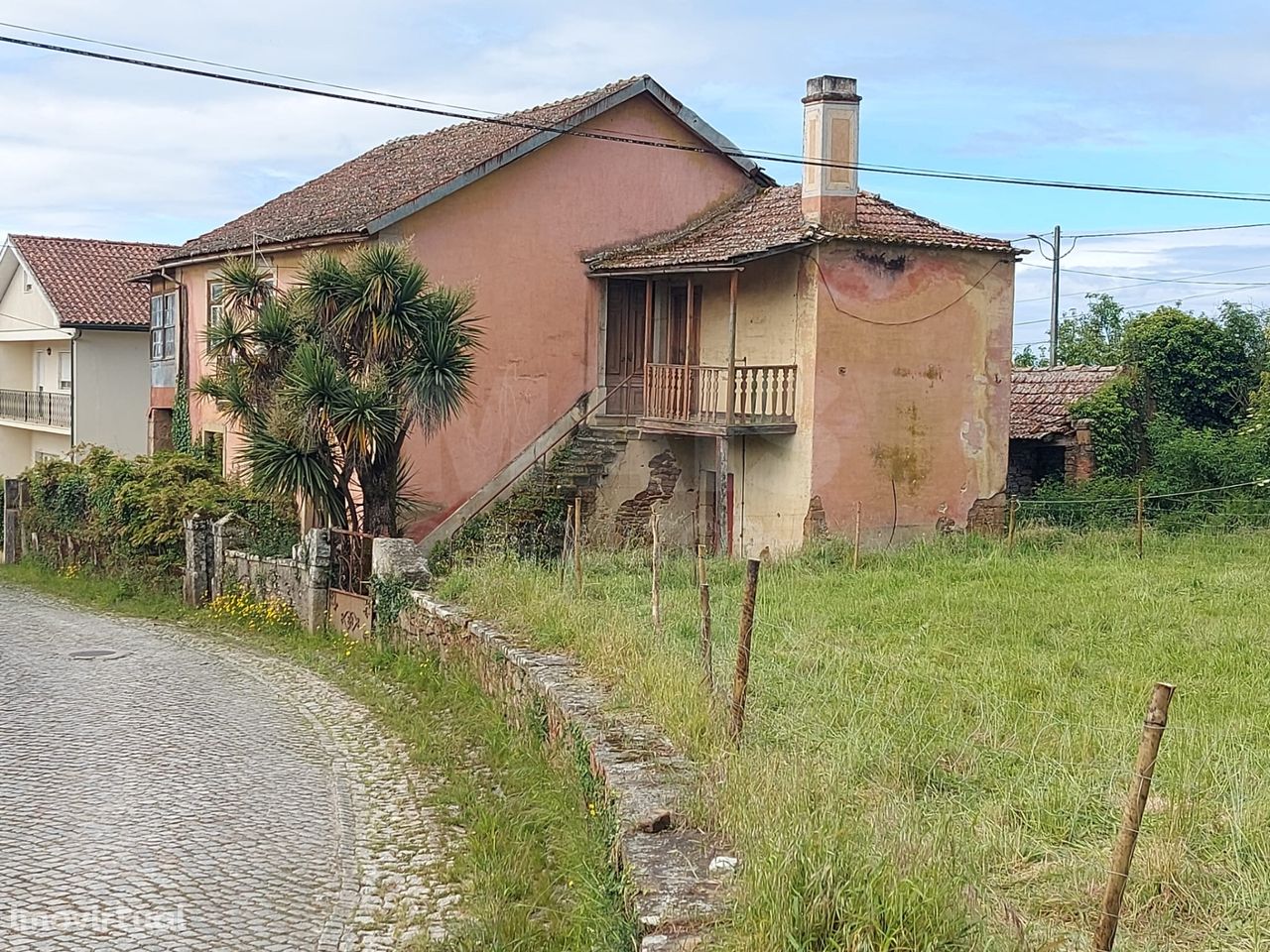 Casa T3 para remodelação em Lourosa