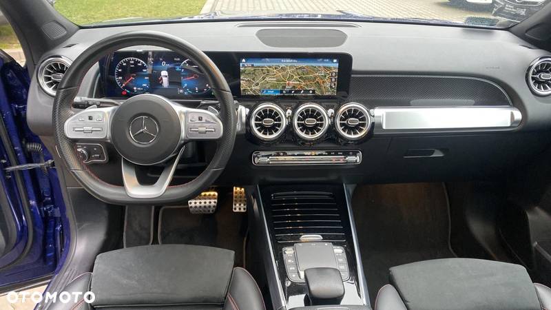 Mercedes-Benz GLB - 16