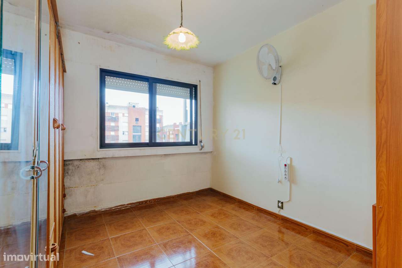 Apartamento T4 à venda no Barreiro-25