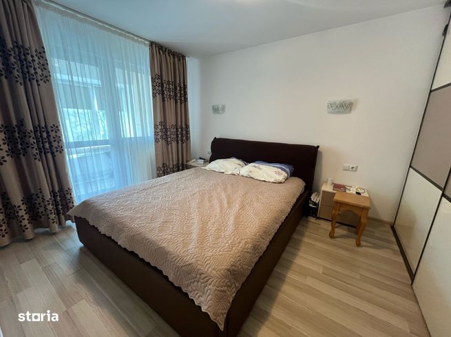 Apartament trei camere Zona Liceul Economic-0