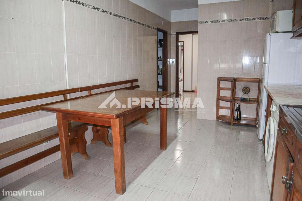 Apartamento T3 com garagem para venda em Castelo Branco-13