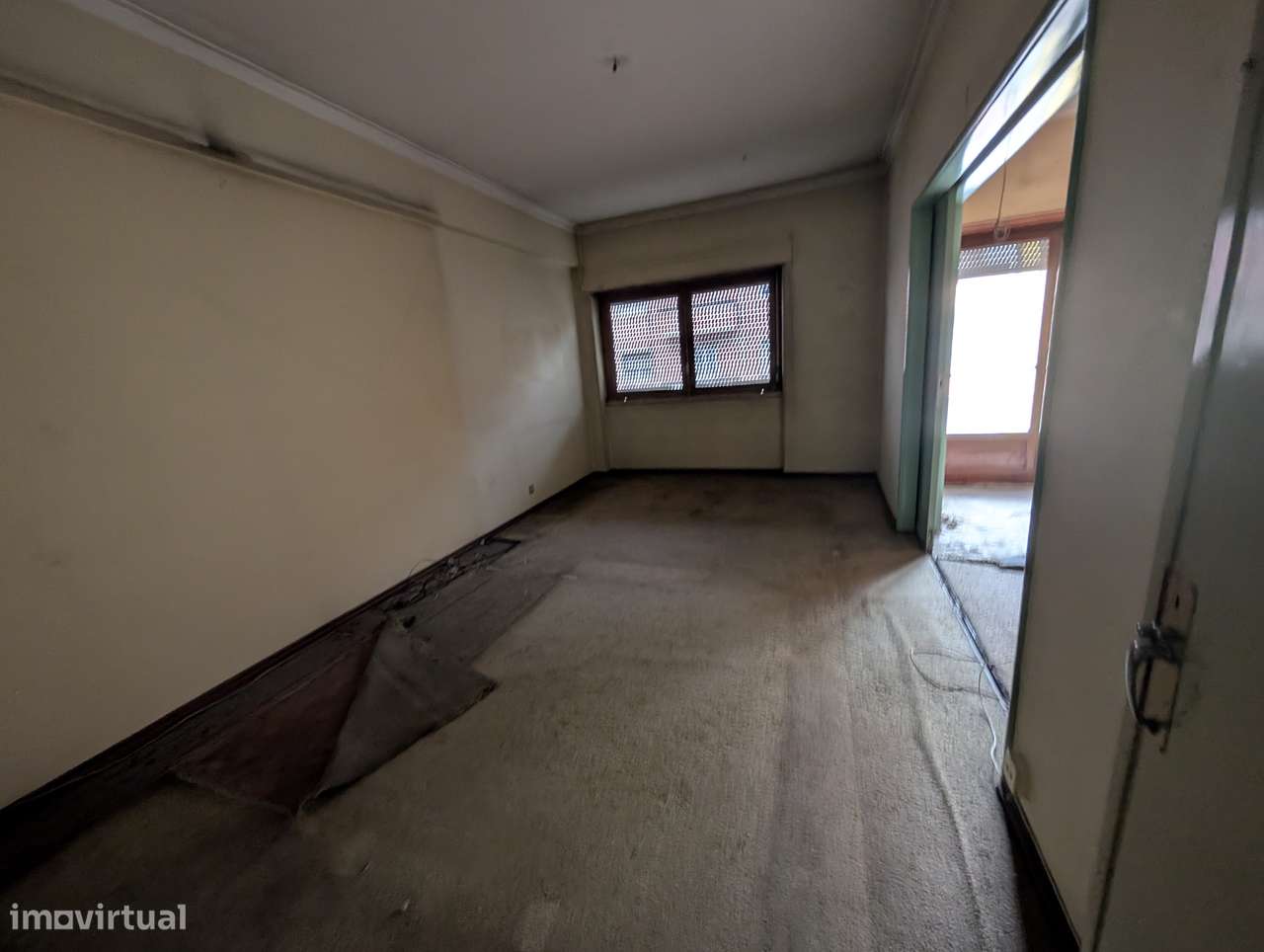 T3 Rua Lusiadas Para Remodelar-17