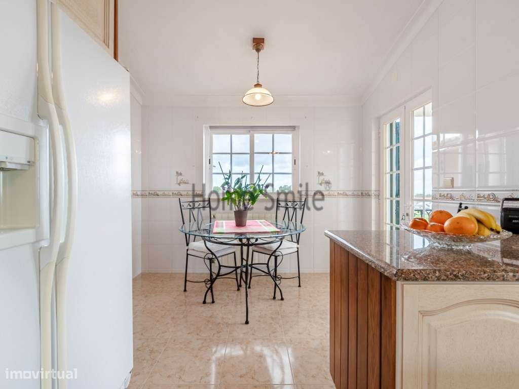 MORADIA COM PISCINA. EXCELENTE QUALIDADE-16