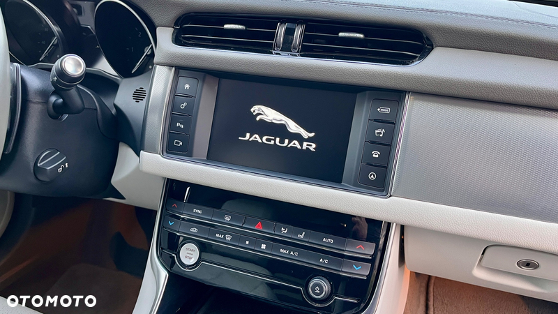 Jaguar XF 2.0 i4D Portfolio - 13