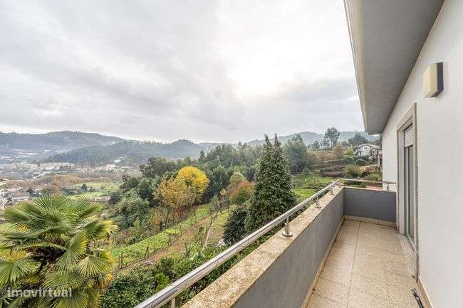 Moradia T3+1 em Santa Eulália- Vizela-16