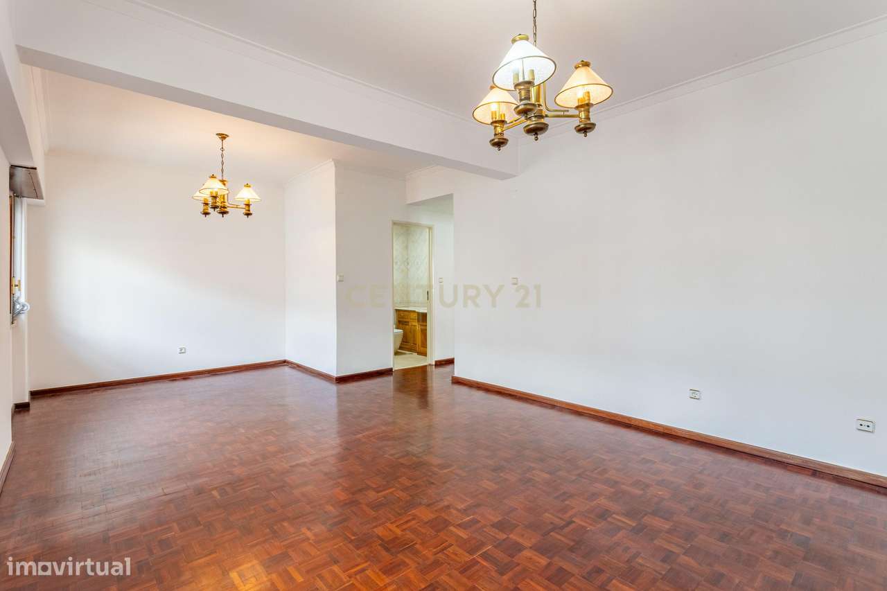 Apartamento T2 em Benfica para arrendamento, com 2 WC's, Varandas e Ga - Grande imagem: 4/28