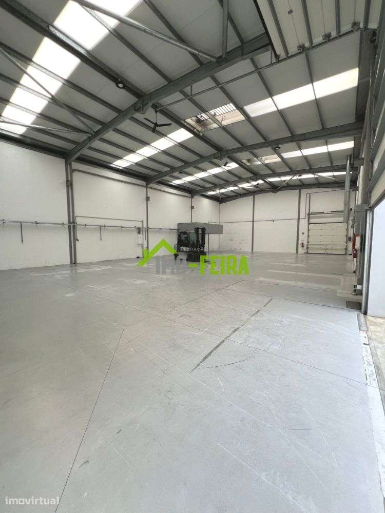 Pavilhão industrial , Fiães-3