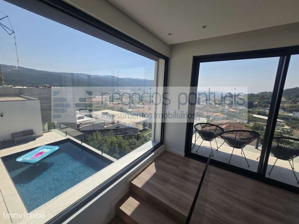 Moradia Ind. T3 com piscina, excelente localização e vistas deslumb... - Grande imagem: 3/51