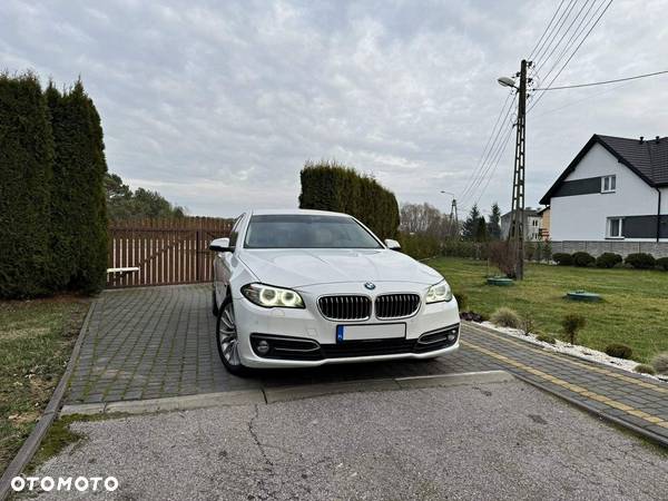 BMW Seria 5 520d Touring Luxury Line - 2