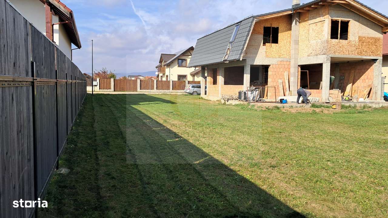 Casa moderna la rosu in Cristian - Imagine principală: 3/19