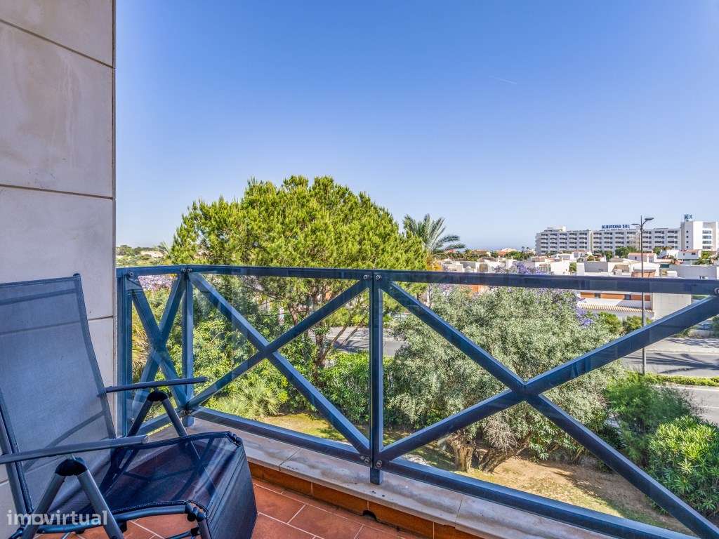 Apartamento T1+1 com piscina, elevador e 2 lugares de estacionament...-26