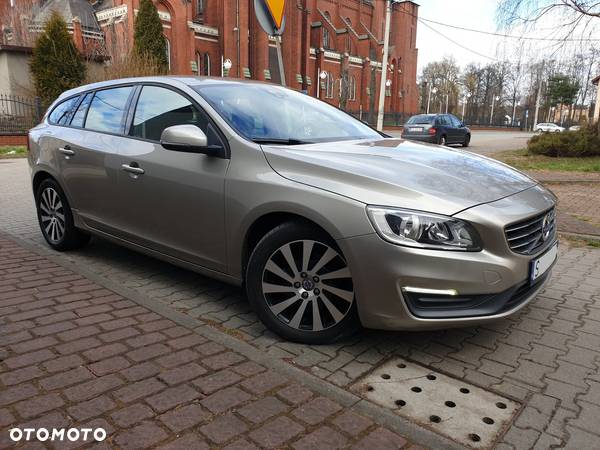 Volvo V60 D4 Summum - 2