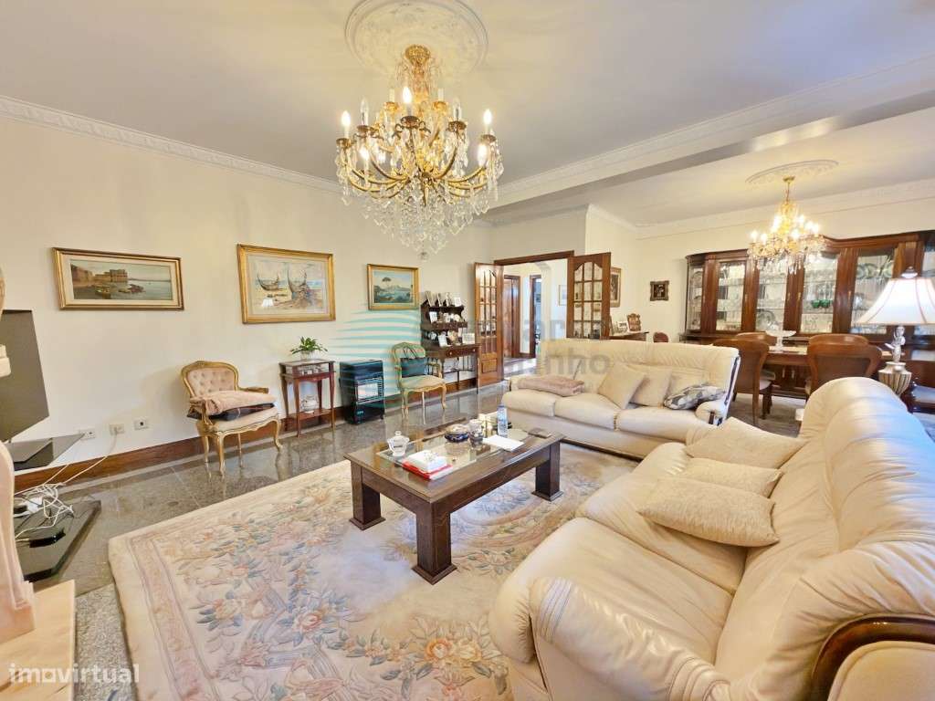 Moradia V5 com terreno com 2075m2, vista de mar-13