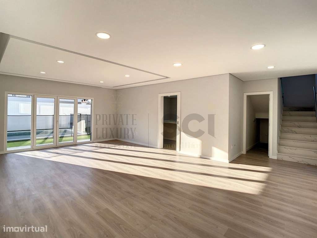 Moradia T3 Independente Térrea em Azeitão Garagem Piscina - Grande imagem: 2/43