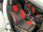 Ford Focus 2.0i ST - 30