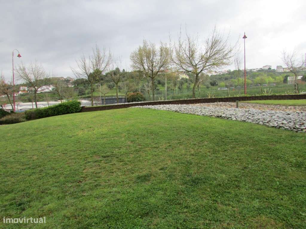 Terreno Urbano com área de 240 m2 - Grande imagem: 4/11