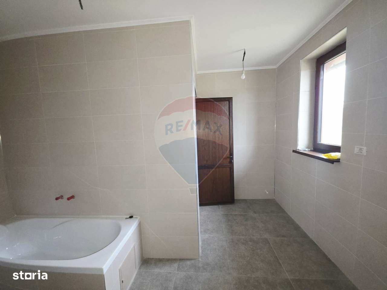 Casă cu livadă și teren generos – Girov-17