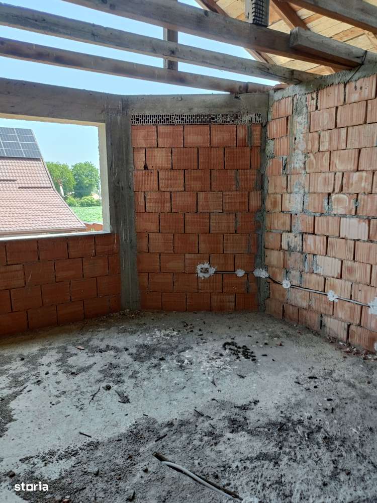 Casa la rosu Caciulesti - Girov - Imagine principală: 4/20