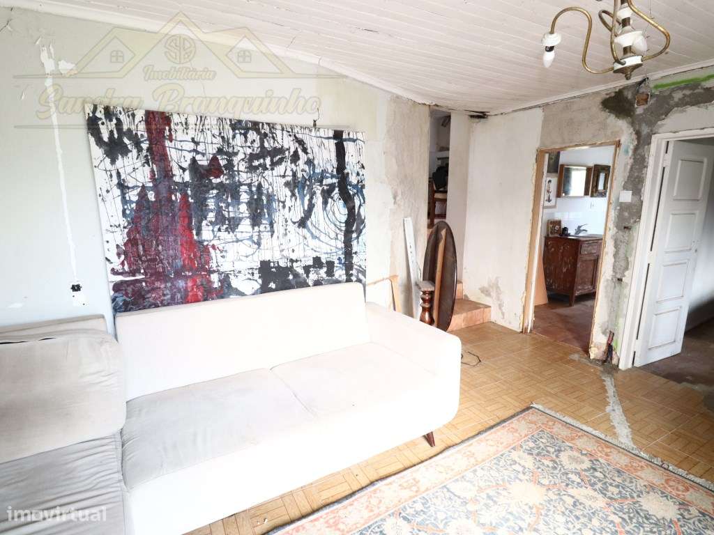 Moradia T3 com garagem e terreno 4120m2-45