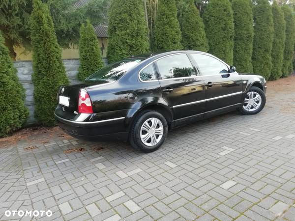 Volkswagen Passat 1.6 Comfortline - 10