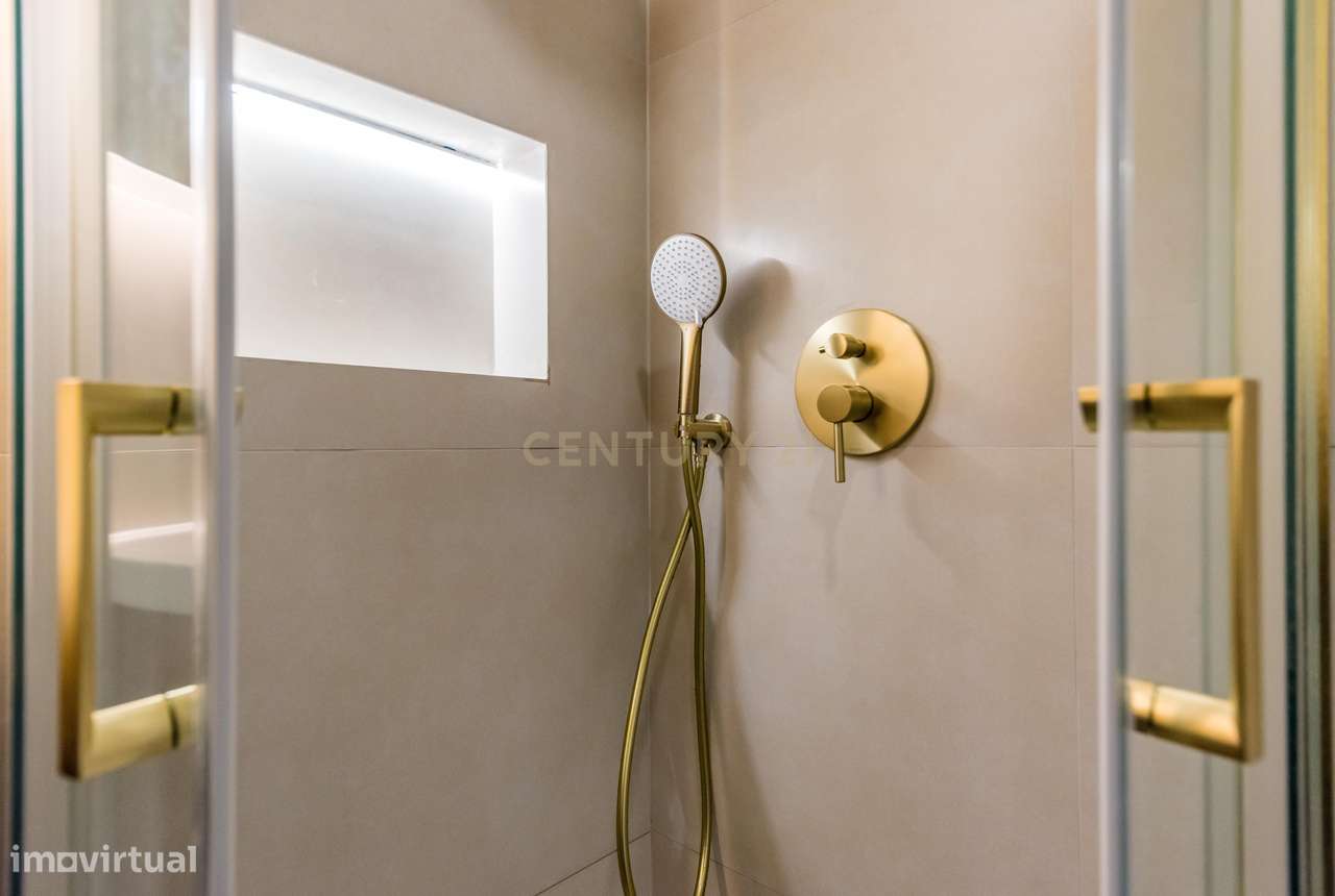 Apartamento T3 Totalmente Remodelado – Cova da Piedade, Almada-26