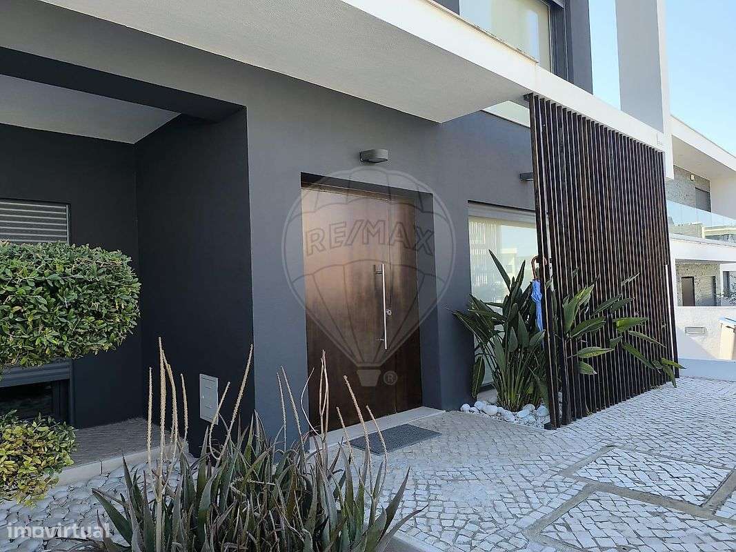 Moradia T4 para venda-1
