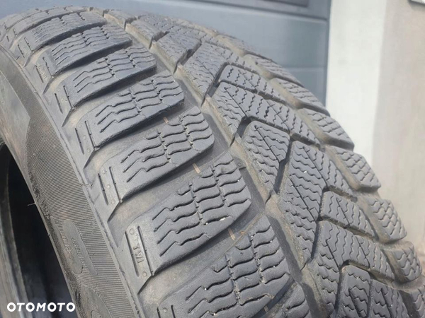 225/55R17 Pirelli Sottozero 3 RSC opona zima 7,5mm - 2