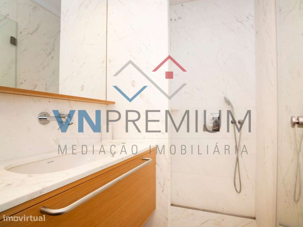 Belíssimo apartamento totalmente remodelado com materiais topo de gama-27