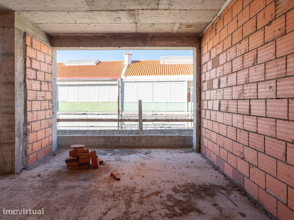 Apartamento T3 com garagem e terraço para venda em Cacilhas - Grande imagem: 4/37
