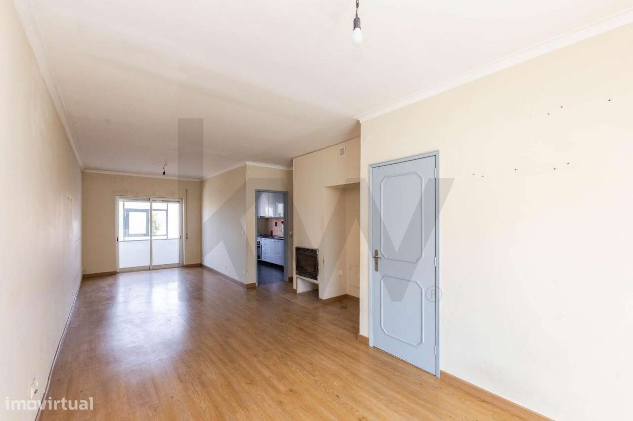 Moradia T3 Geminada de 3 Pisos com Jardim, Garagem em  Guifões, Matosi-3