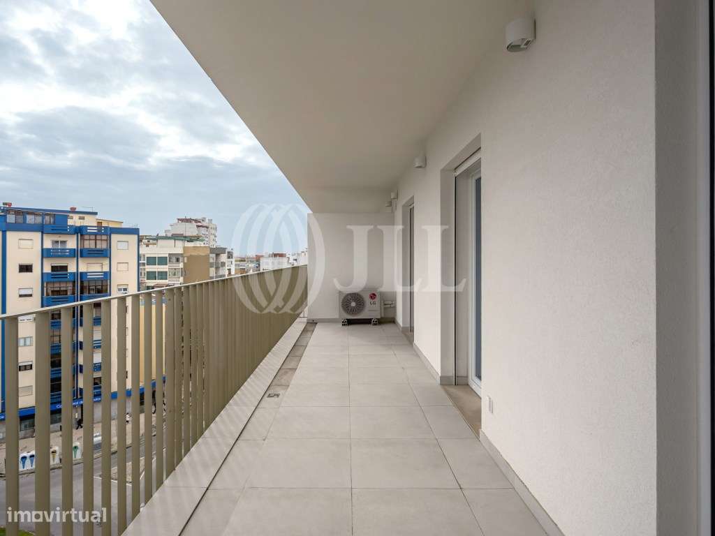 Apartamento T1, com varanda e estacionamento, no Barreiro-14