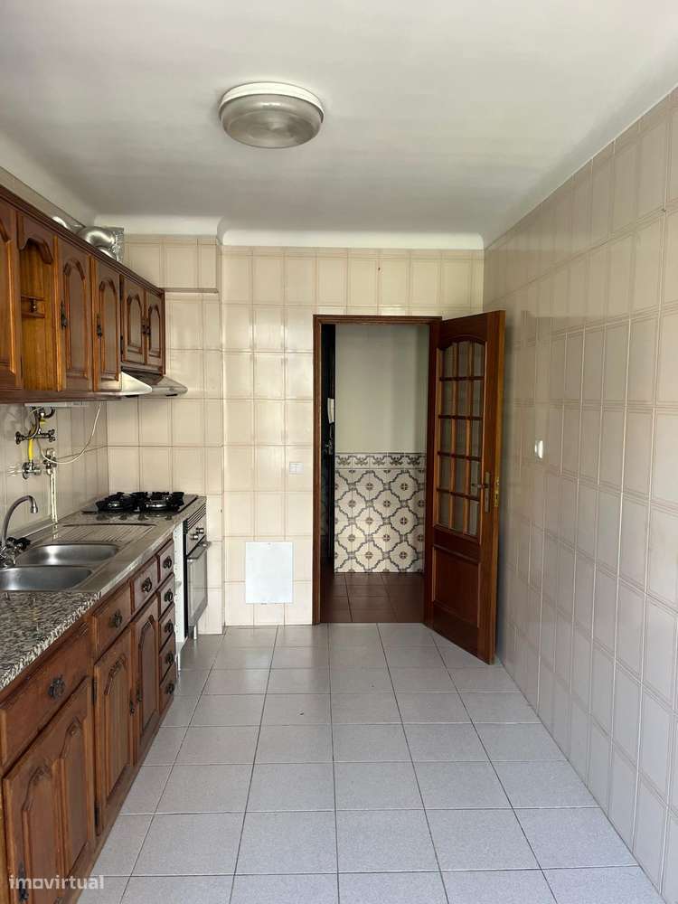 Apartamento T3 para Arrendamento na Rua Cândido dos Reis – Viseu - Grande imagem: 5/19