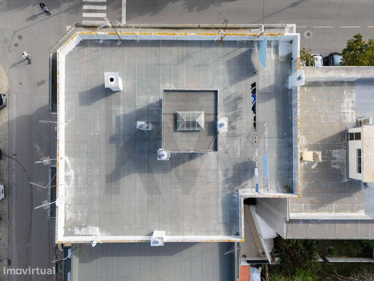 Apartamento T2 na Rua Dr. José Afonso, Quelfes - Conforto, Remodelado-18