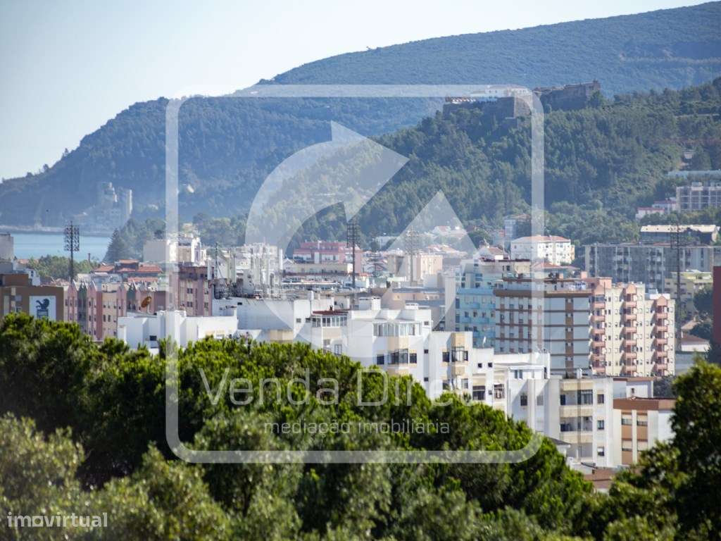Apartamento T3 em Setúbal com box e vista para Serra da Arrábida-48