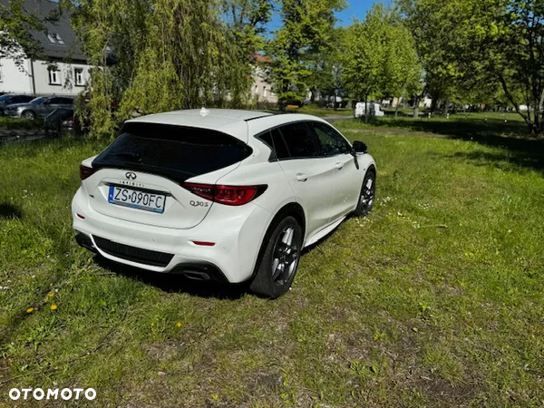 Infiniti Q30 2.0t Sport AWD 7DCT - 34