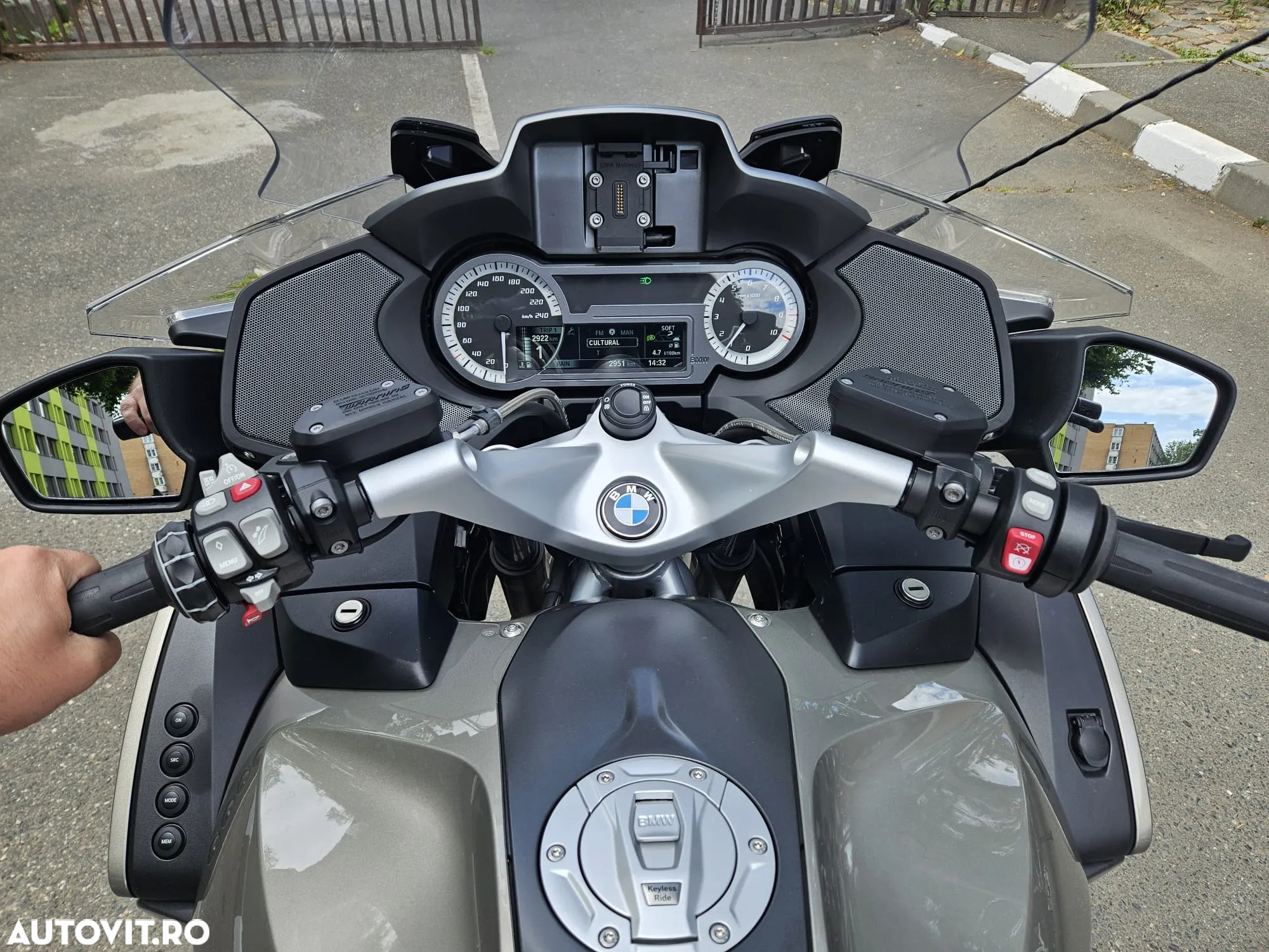 BMW R 1200RT LC - 7