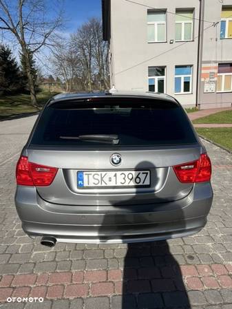 BMW Seria 3 320d DPF Touring - 3