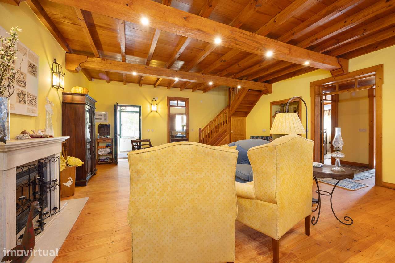 Moradia T2+2 | Piscina e Jardim | Vista Rio Zezêre | Dornes-11