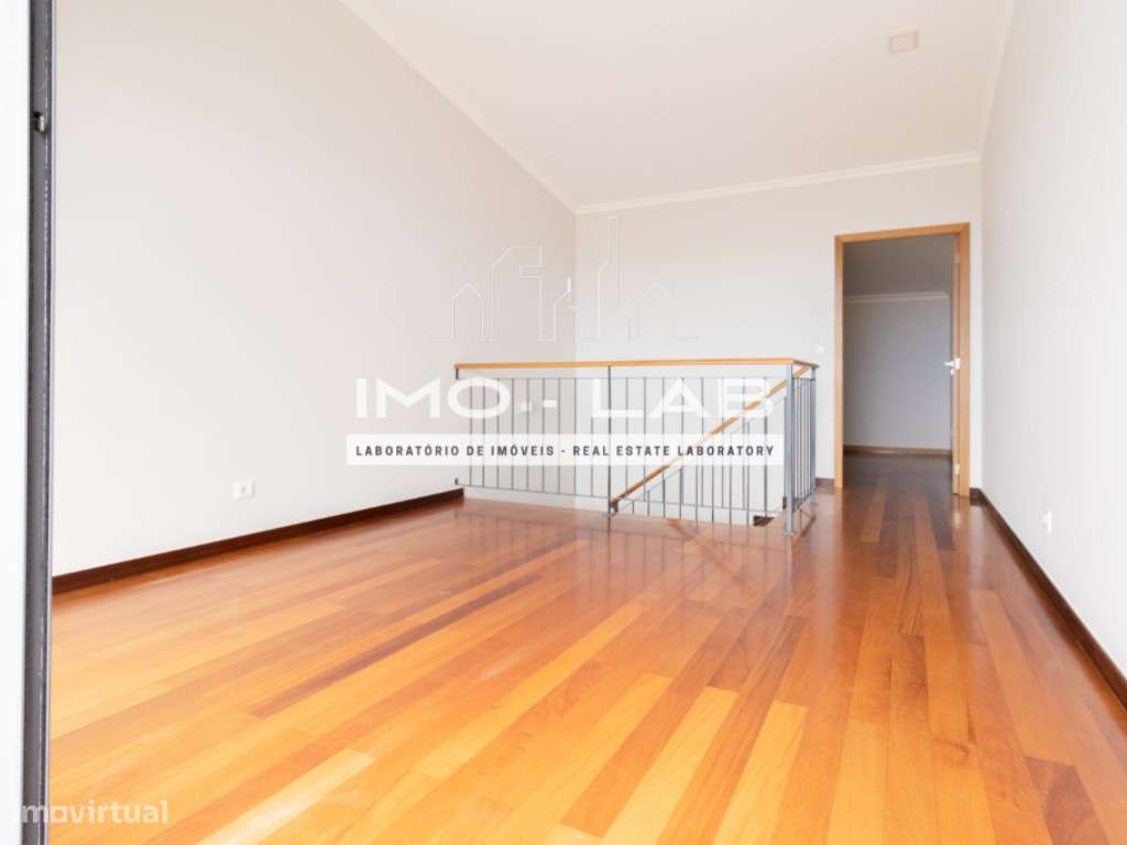 Moradia T2+1 - Câmara de Lobos - Vista Mar e Vista Montanha-26