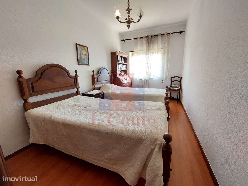 Prédio com 7 apartamentos no centro de Caldas da Rainha-10