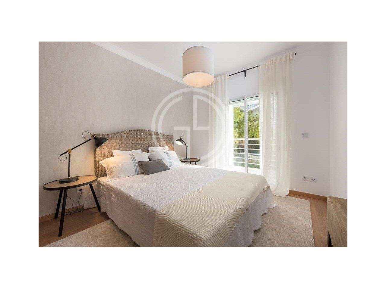 Apartamento T2 61m² novo, perto da praia, em Portimão