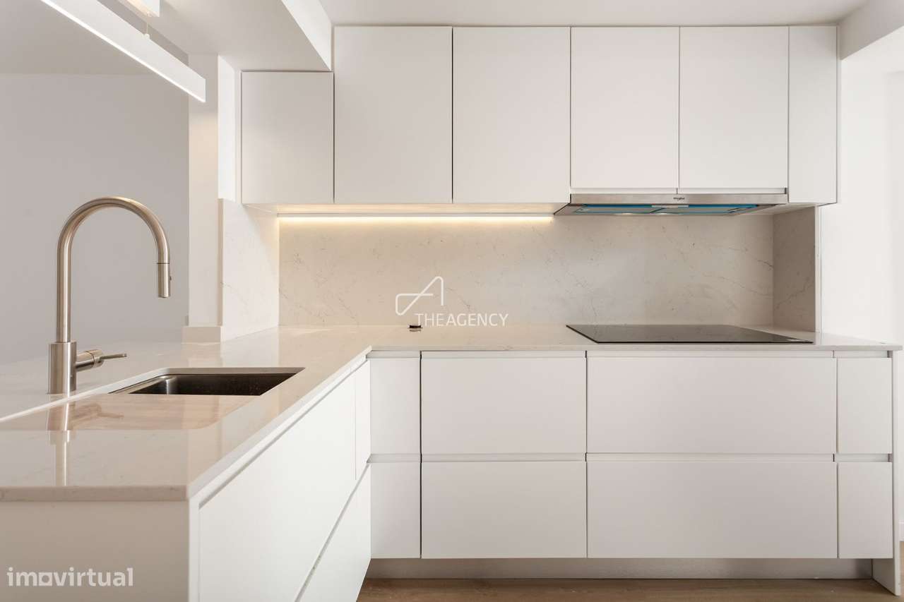 Apartamento luminoso e amplo, totalmente renovado, mobilado e decorado - Grande imagem: 4/15