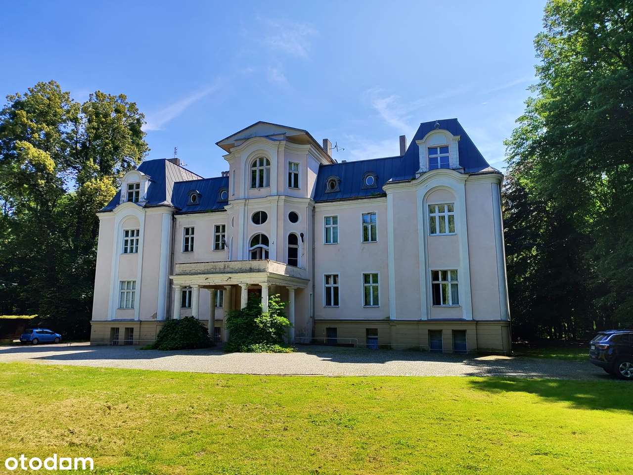 Pałac wraz z parkiem o powierzchni 9ha-4