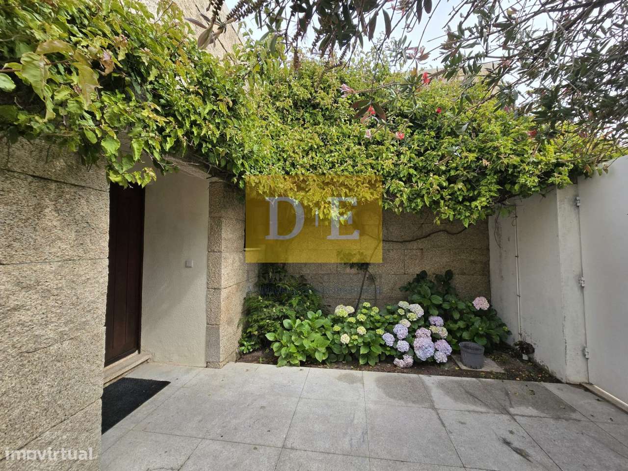 Moradia de 4 Frentes em Zona Nobre de Leca da Palmeira - Grande imagem: 4/43